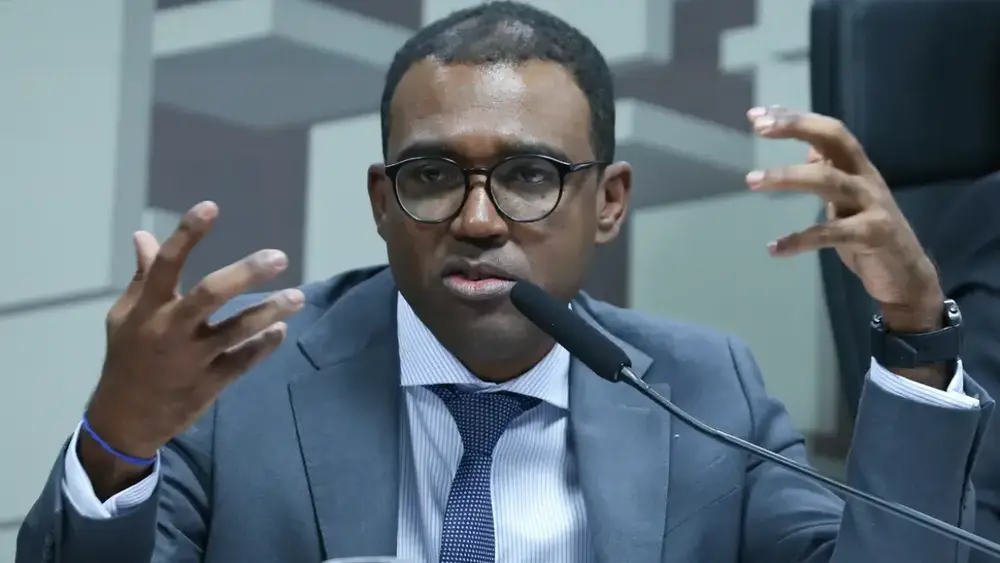 Diretor do BC relata à PF ambiente hostil e vazamentos sobre Master
