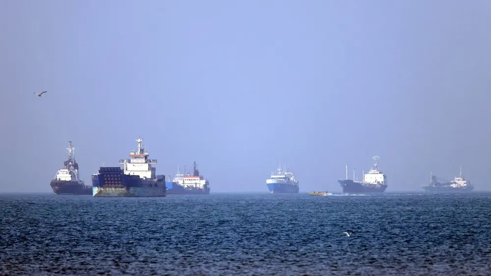 Irã e Omã avançam em acordo de navegação no Estreito de Ormuz
